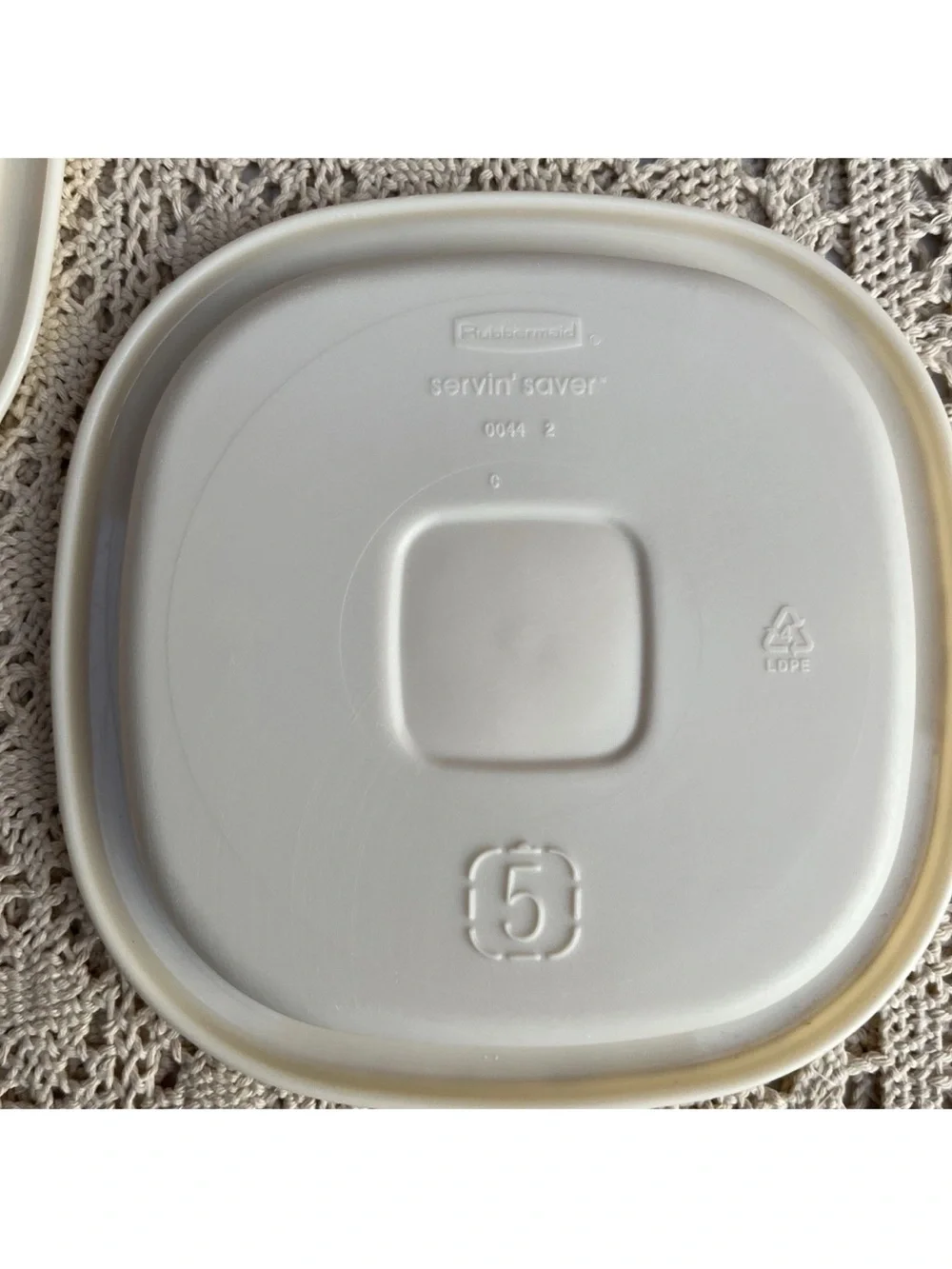 Rubbermaid VTG Servin Saver Nesting Canisters Set Sheer w/Almond Lids #5 #5 #6
